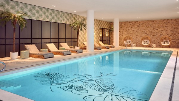 Schwimmbad-Hotel Lelystad