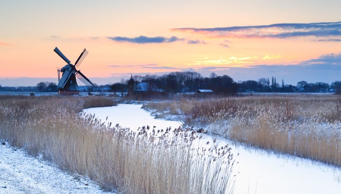 Windmühle im Schnee